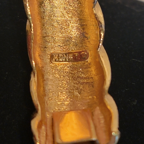 Vintage Monet Gold-tone Bangle Bracelet - Picture 4 of 4